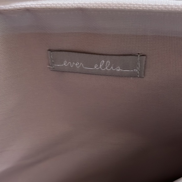 Like new - Picture 2 of 3